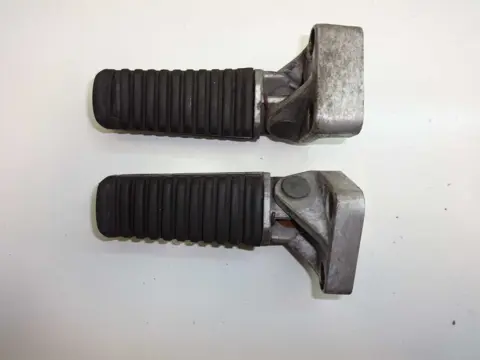 VOETSTEUN LINKS Kawasaki GPZ 1000 1985 - 1990