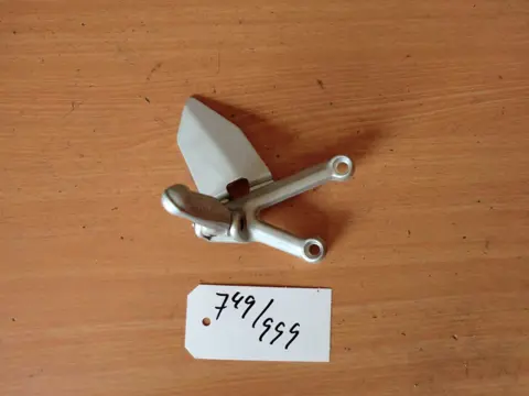 RECHTER SCHETSPLAAT Ducati 749 999 2002 - 2007 / 2003 - 2007