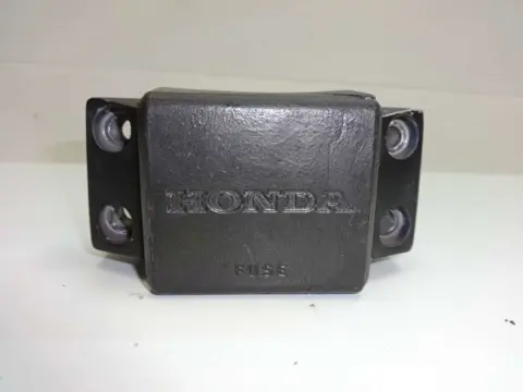 ZEKERINGKAST Honda CB 700 1984 - 1986