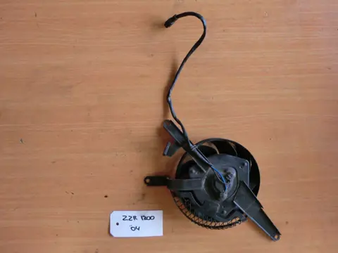 VENTILATOR Kawasaki ZZR 1200 2002 - 2005