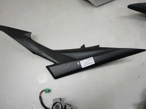 LINKER ZIJKUIP KLEIN Suzuki GSR 600 2006 - 2009