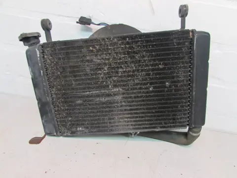 RADIATEUR Yamaha FZR 600 1994 - 1996