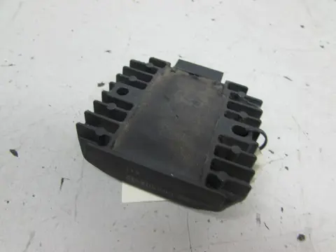 SPANNINGSREGELAAR Yamaha FZR 600 1994 - 1996