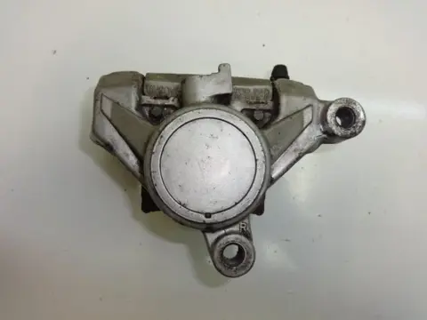 REMKLAUW RECHTS VOOR Yamaha FZR 600 1989 - 1993