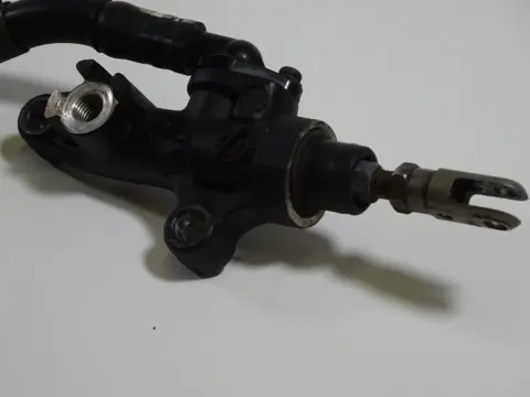 REMPOMP ACHTER Yamaha YZF R1 2002 - 2003