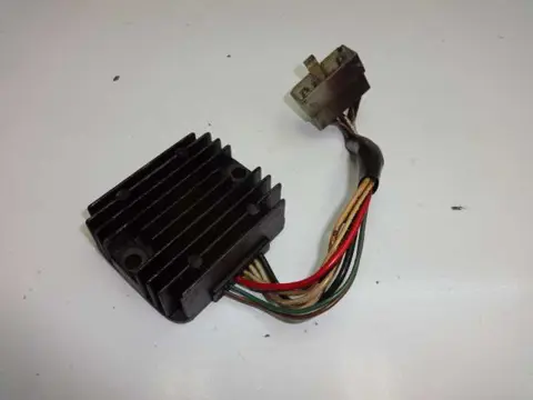 SPANNINGSREGELAAR Yamaha XJ 700 1985 - 1990