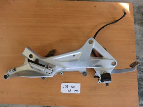 RECHTER SCHETSPLAAT Honda ST 1300 Pan European 2002 - 2014
