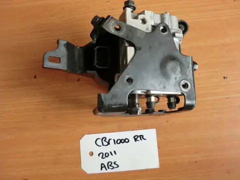 ABS POMP Honda CBR Fireblade 2008 - 2011