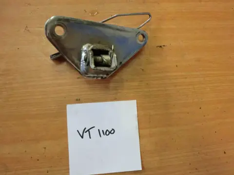 RECHTER SCHETSPLAAT Honda VT 1100 1987 - 1995