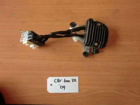 SPANNINGSREGELAAR Honda CBR 600 RR 2007 - 2008 / 2009 - 2012