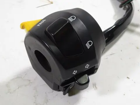 STUURSCHAKELAAR LINKS Suzuki Burgman 400 2008 - 2009