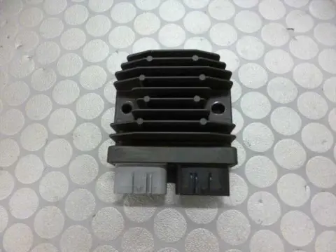 Regulator rectifier  Triumph Speed Triple 1050 2011 - 2012