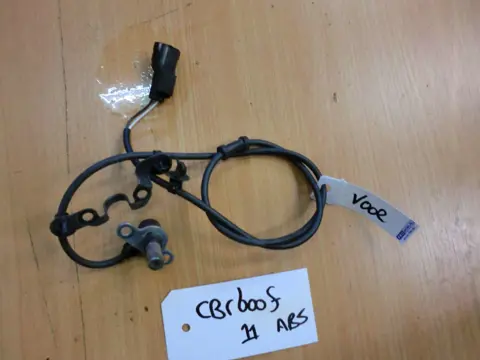ABS SENSOR VOOR Honda CBR 600 F 2011 - 2013