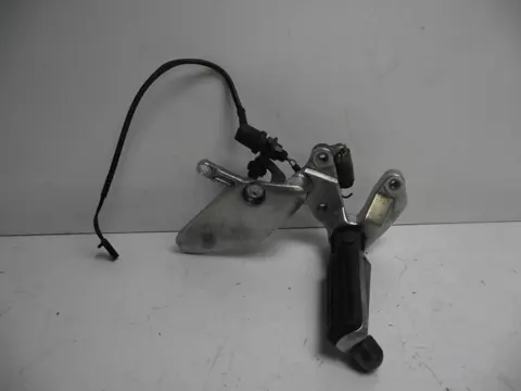 Main step holder right Yamaha YZF 600 Thundercat 1996 - 2003