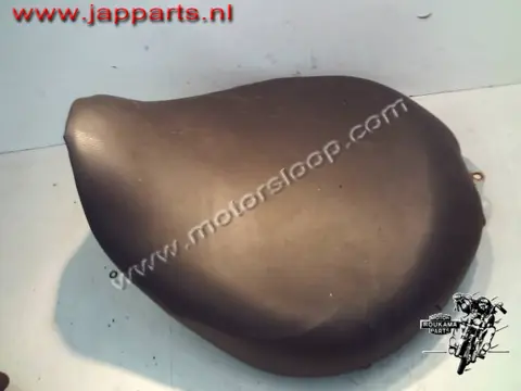 Honda VT750C(RC44) zadel