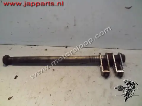 Honda VT750C(RC44) achterwiel as