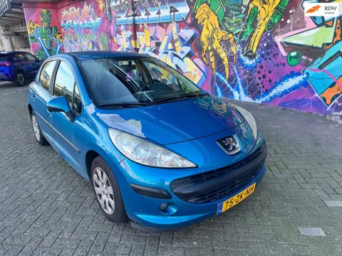 Peugeot 207 1.4 VTi Cool 'n Blue airco trekhaak apk juli inruil koopje lak op motorkap en scherm era
