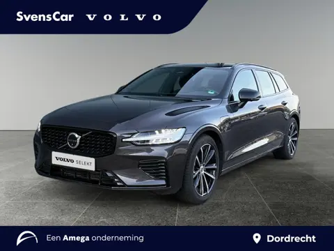 Volvo V60 2.0 T6 Plug-in hybrid AWD Plus Dark | Trekhaak | 360 graden camera | Verwarmde voorruit | 