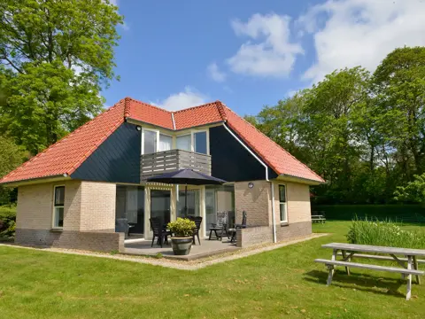 Ruim vakantiehuis op prachtige natuurlijke omgeving in het bos