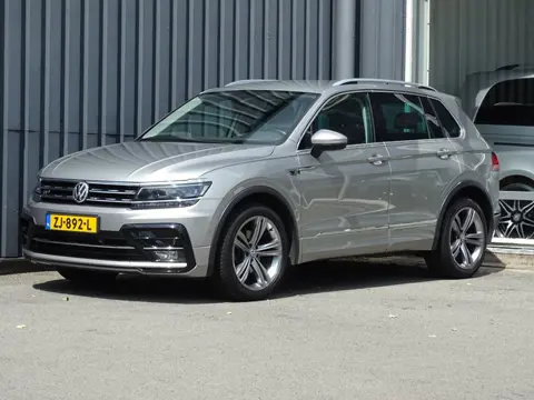 Volkswagen Tiguan 1.4 TSI ACT Highline Business R AUT | R LINE | Trekhaak | LED