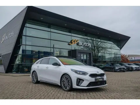 Kia ProCeed 1.4 T-GDI 140pk DCT7 GT-PlusLine Panoramadak Stoelverwarming voor+achter Stuurwielverwar