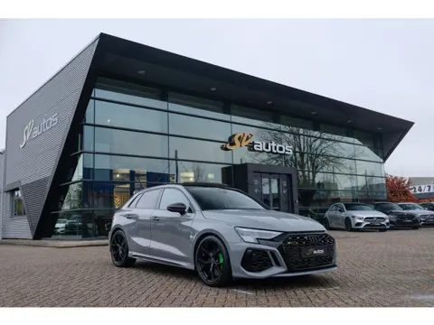 Audi RS3 Sportback 2.5 TFSI 400PK Quattro Hulk Panoramadak *BTW* Keramisch VOL! Massage B&O audio RS