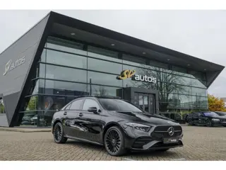 Mercedes-Benz A-klasse A250e AMG 218pk Hybrid Panoramadak Night pakket Widescreen Sfeerverlichting 1