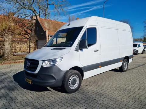 Mercedes-Benz Sprinter 317 CDI Aut. L2 H2 Navi 3500kg Trekh