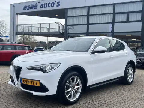 Alfa Romeo Stelvio 2.0 T 280 Pk AWD First Edition Xenon Navigatie Camera Elek Stoelen Leder Stoel + 