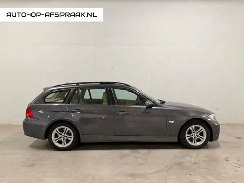BMW 3-serie Touring 318i Automaat Leer Pano Navi Trekhaak Clima Cruise
