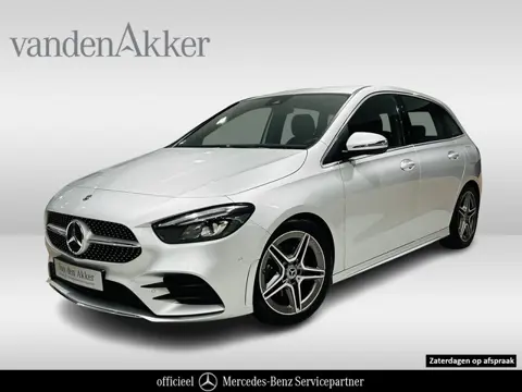 Mercedes-Benz B-Klasse 180 AMG // Trekhaak // Camera // Elek. Achterklep // Carplay // LED Koplampen