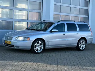 VOLVO V70 2.5 Turbo 209PK Summum Aut. Clima Cruise Half-leer DB-riem vv!