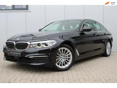 BMW 5-serie 530i High Executive 1Jaar Garantie AUT I ADAPTIVE CRUISE I CAM I NAVI I LIJN ASSIST I LE