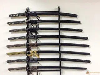 B keus zwaarden voor een prikkie (sabel, mes, zwaard