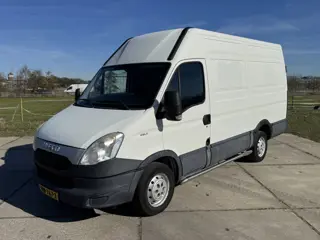 Iveco Daily 29 L 11V 330 L2 H2 286.546km trekhaak