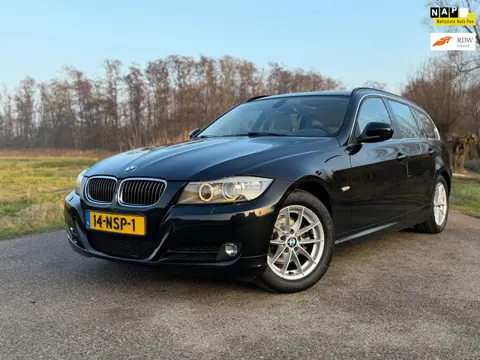 BMW 3-serie Touring 325i Business Line / Automaat / NL Auto / Panorama dak / Climate Control / Leder