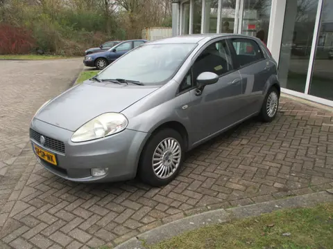Fiat Grande Punto 1.4 Dynamic Zo mee! inruilkoopje! Startmotor weigert soms!