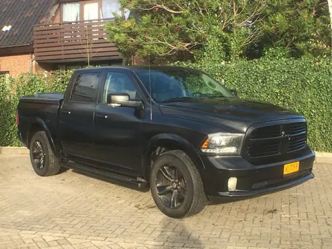 Dodge Ram 1500 5.7 V8 4x4 Crew Cab 5'7 Sport Prins LPG, lage bijtelling eerste eigenaar, NAP, kicker