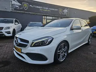Mercedes-Benz A-klasse 180 Ambition AMG-pakket / Pano / LED