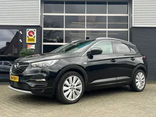Opel Grandland X 1.2 Turbo Executive, Airco, CarPlay, Cruise, Lane Assist, Trekhaak, PDC, NAP