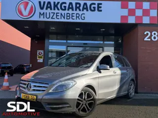 Mercedes-Benz B-Klasse 180 Ambition // DEALER ONDERHOUDEN!! // LEDEREN BEKLEDING // NAVI // CRUISE /