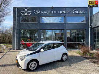 Toyota Aygo 1.0 VVT-i x-play camera - carplay