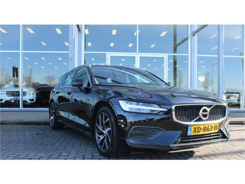 Volvo V60 T5 251PK Automaat FWD Momentum | Trekhaak | Parkeer sensoren | Leder stoelen | Bluetooth |