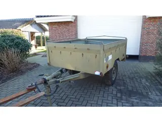 Saris Aanhanger ex leger met kenteken