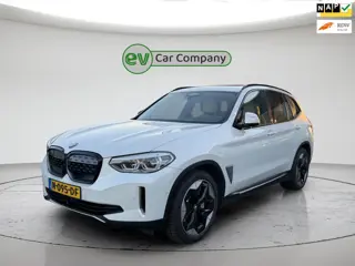 BMW IX3 High Executive 80 kWh | SOH 98% | Panoramadak | Shadow Line | Trekhaak | Leder | 360 Camera 