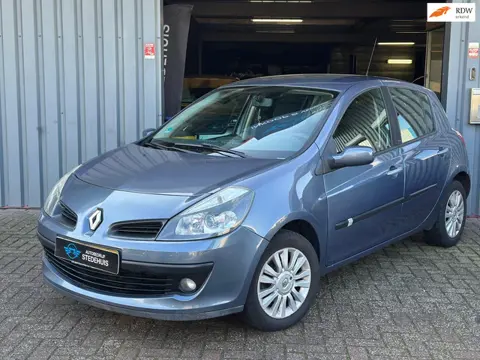 Renault Clio 1.6-16V Privilège