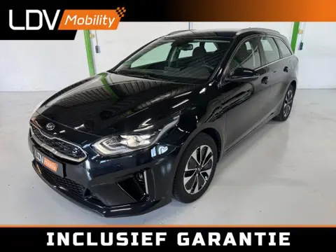 KIA CEED Sportswagon 1.6 GDI PHEV DynamicLine / Afneembare trekhaak/  Achteruitrijcamera / LED Koplampen / Apple Carplay / Android Auto.