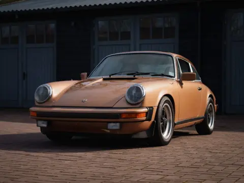 PORSCHE 911 Coupe Gazelle Metallic 