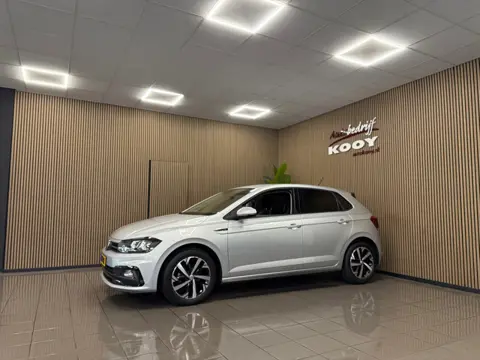 Volkswagen Polo 1.0 TSI R-Line * Automaat / 1e Eig / Carplay / Trekhaak / Navigatie / NL auto *