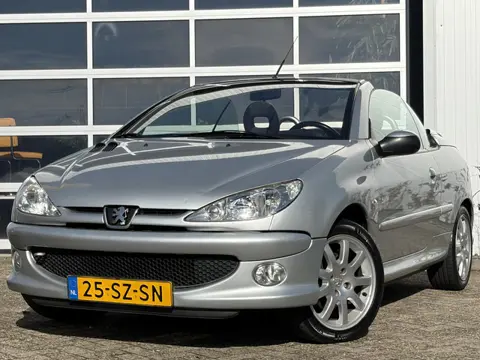 Peugeot 206 CC 1.6-16V Quiksilver Cabriolet 110pk | Audioinstallatie met cd-speler | Elektrisch bedi